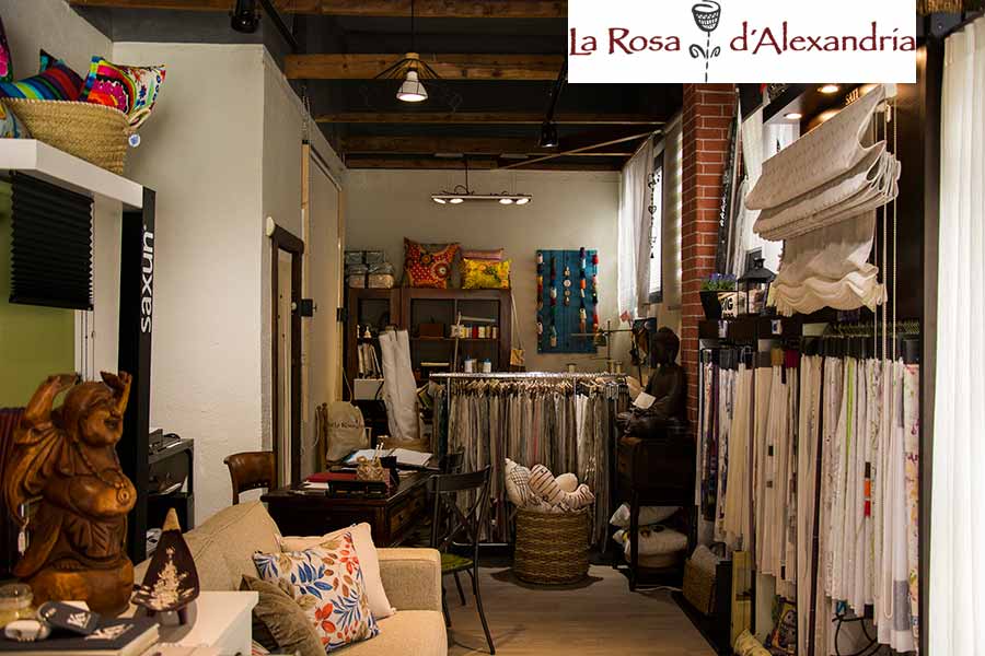 Interior de tienda de venta de cortinas