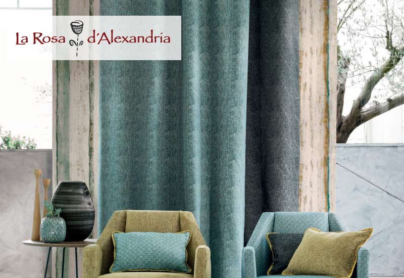 Salón con Cortinas de Estilo Rústico