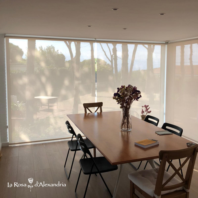 Salón con Cortinas Screen